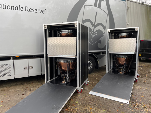 showtrade flight case lift stacking system