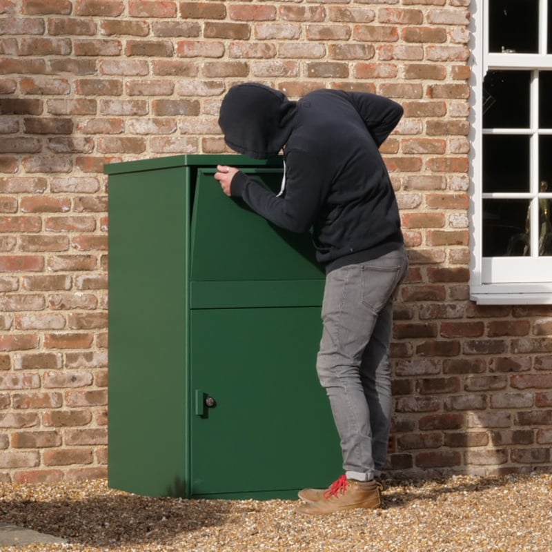 Anti theft design means parcels cannot be accessed from the entry hatch